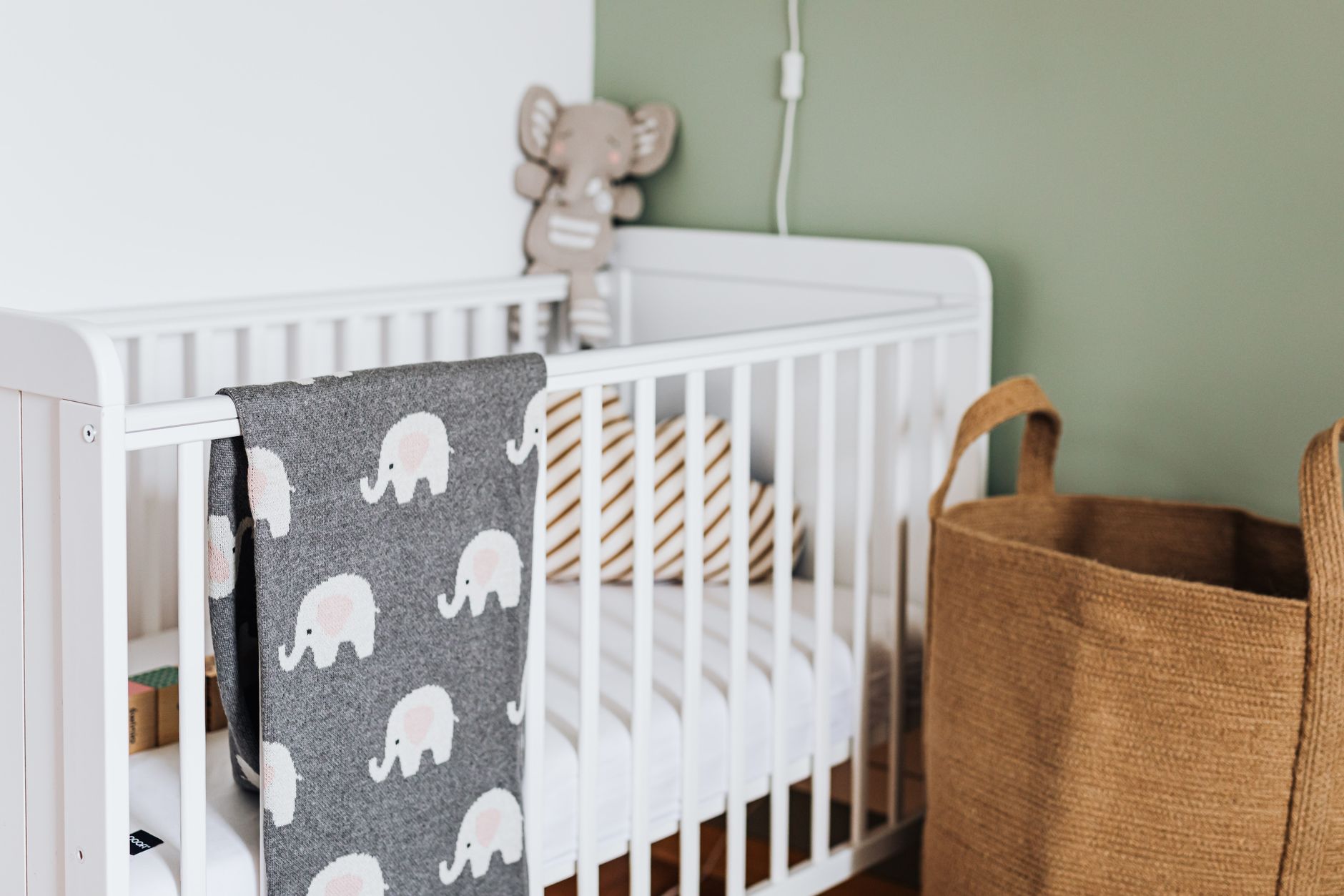 Crib with blanket