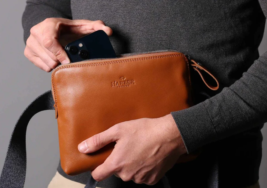The hallmark of truly exceptional accessories is their ability to transition seamlessly between contexts. A well-chosen leather versatile piece should work as reliably during a Monday morning commute as it does during a weekend hiking adventure or a Friday night dinner out. This versatility separates investment pieces from fashion statements, it's the difference between something you'll use until it falls apart and something that feels dated after a single season. The challenge many face is finding leather versatile accessories that genuinely perform across multiple contexts without requiring a wardrobe of different items for different occasions. This is precisely what BuckPalmer specializes in crafting pieces designed to flow seamlessly between your different lives and identities.
