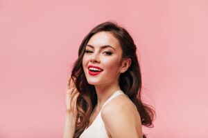 Building Your Complete Makeup Look From Contouring to Final Details with Expert Tools
